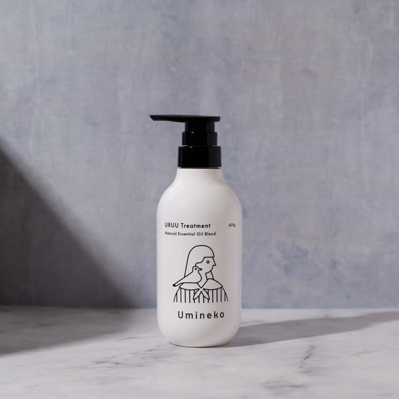 ヘマチン トリートメント うるう（400g）ボトルの画像。オーガニックオイル3種と天然精油6種配合