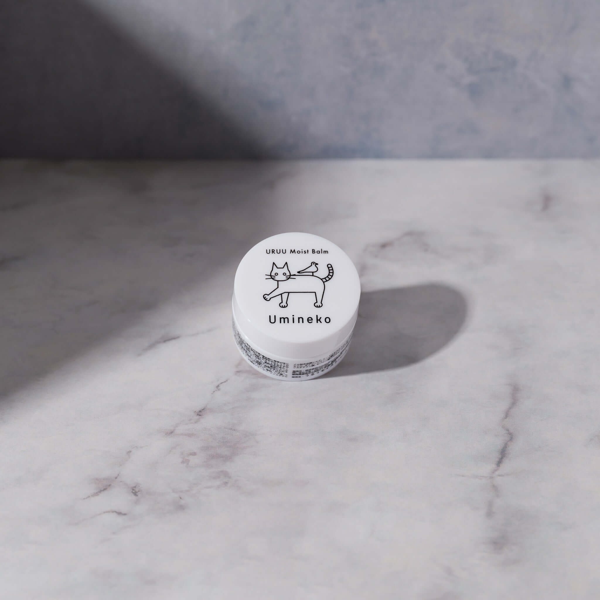 ヘアバーム スタイリング うるうモイストバーム 30g パッケージ シンプルで可愛いデザイン 束感 ツヤ URUU